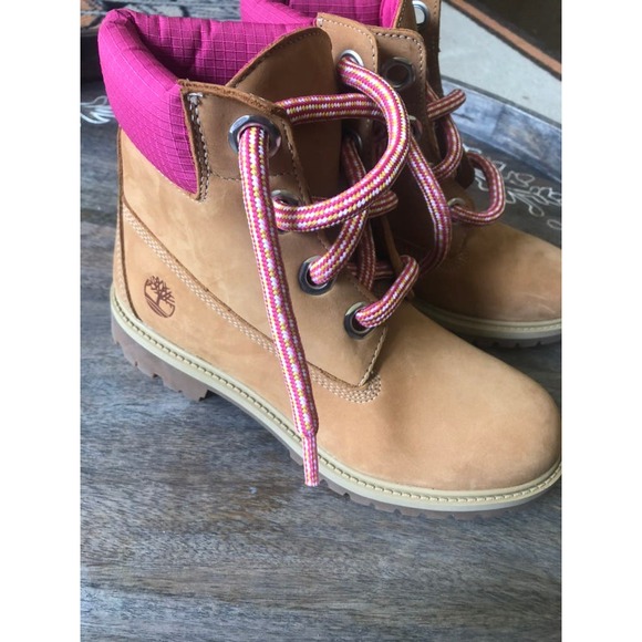 Women's Timberland Heritage Waterproof Hiking Boots - Picture 2 of 6